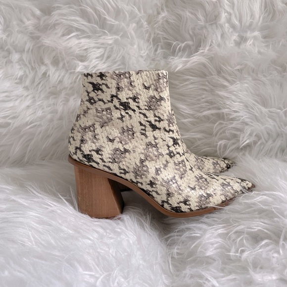 1.STATE Kelte Pointed Toe Bootie - Picture 5 of 13